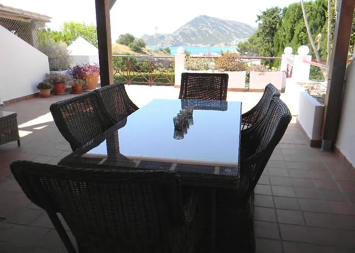 Bonito Apartamento Con Inmensa Terraza Y Piscina