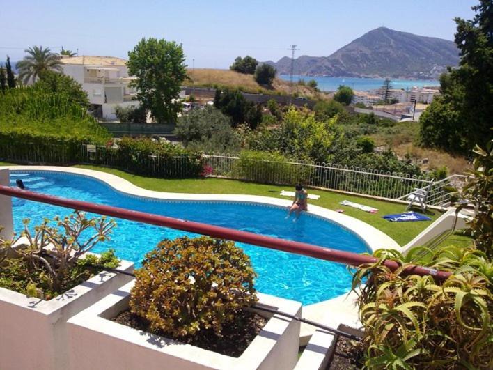 Bonito Con Inmensa Terraza Y Piscina *