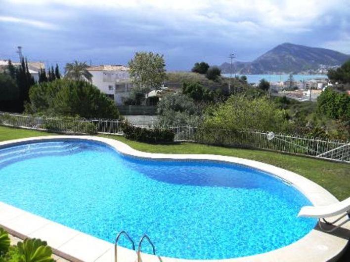 Bonito Con Inmensa Terraza Y Piscina *